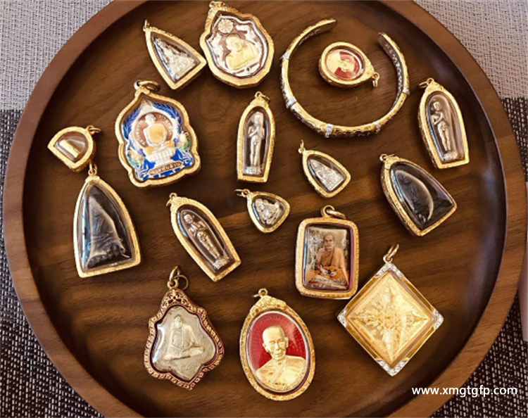 泰国佛牌 师傅自身像 泰国佛牌 师傅自身像.png