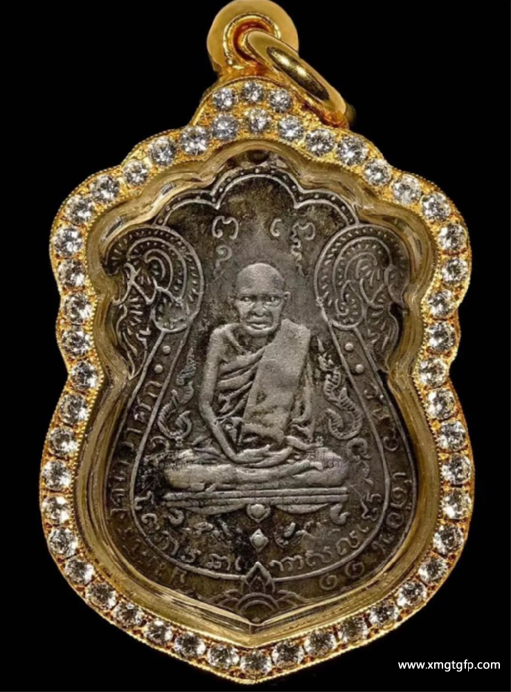 你知道为什么泰国人喜欢配带自身牌？