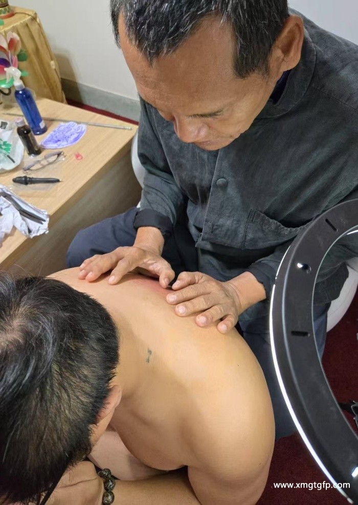 阿赞朕甩（阿赞詹啦 阿赞浸甩）.jpg