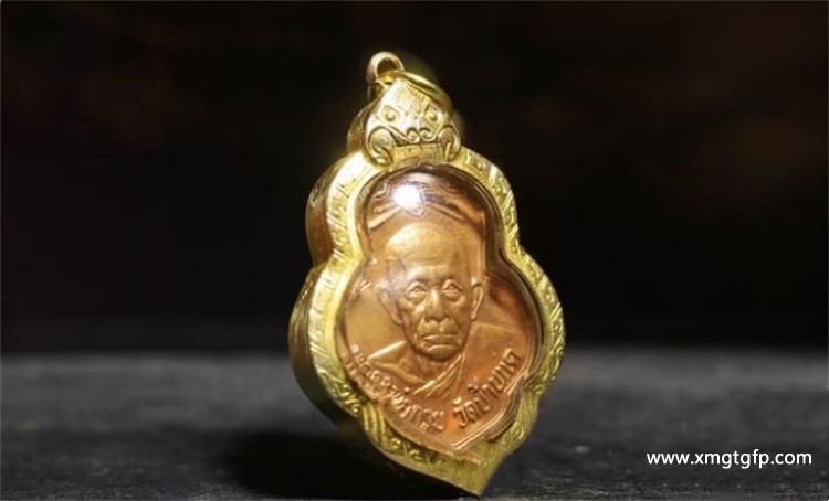 泰国佛牌介绍：龙婆贵 佛历2515年 自身像