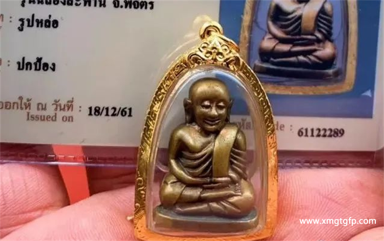 泰国十大招财佛牌之一龙婆银财佛，龙婆银2515财佛有几个版本？