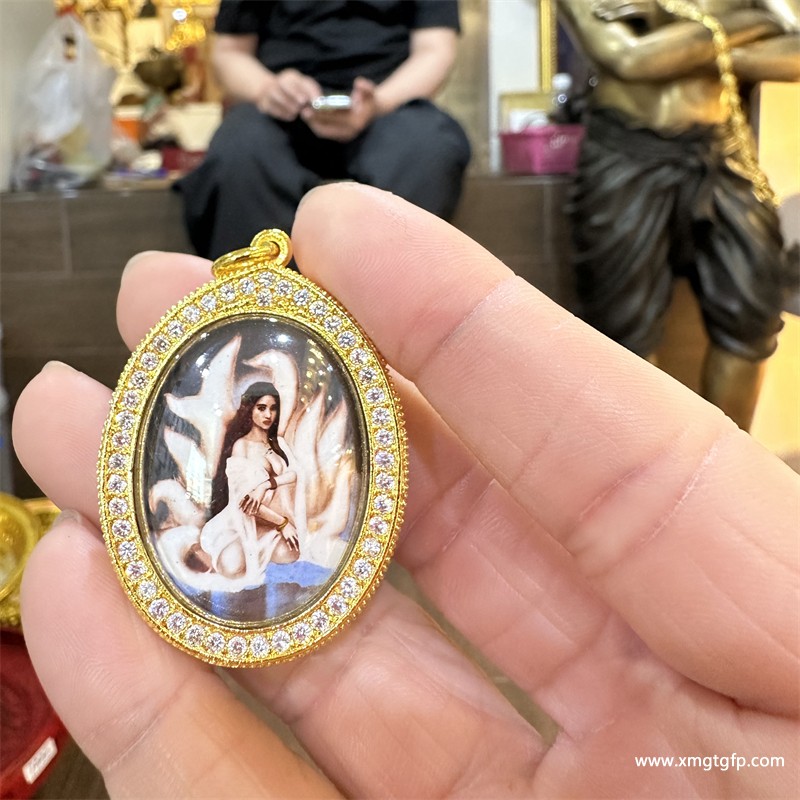 阿赞喷 九尾狐仙 泰国佛牌 招财转运 事业感情 人缘桃花 贵人缘魅力 事业生意