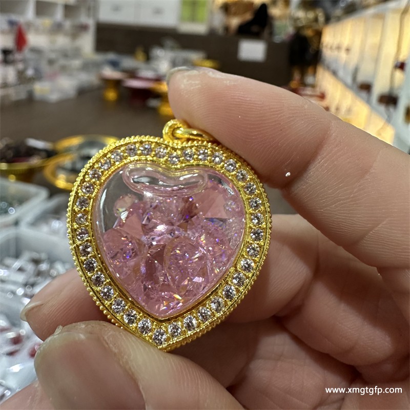 泰国佛牌 阿赞喷 锁心圣水桃心心锁 感情和合 姻缘贵人 人缘事业 魅力桃花