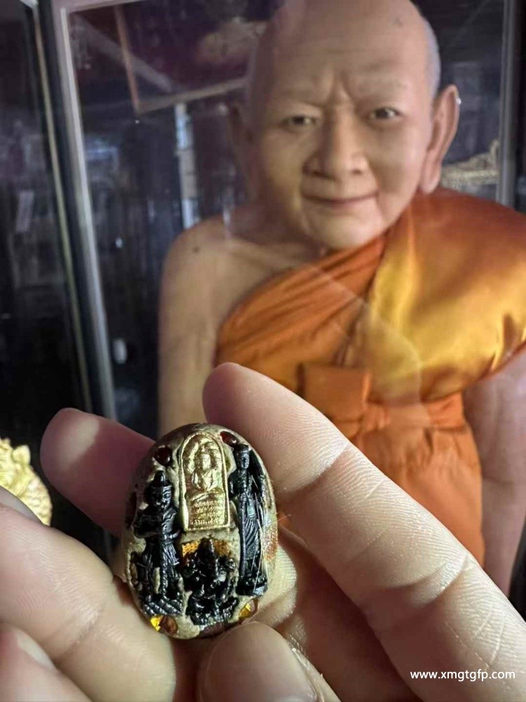 泰国佛牌 龙婆洪 2555 小模自身像.jpg (2).jpg