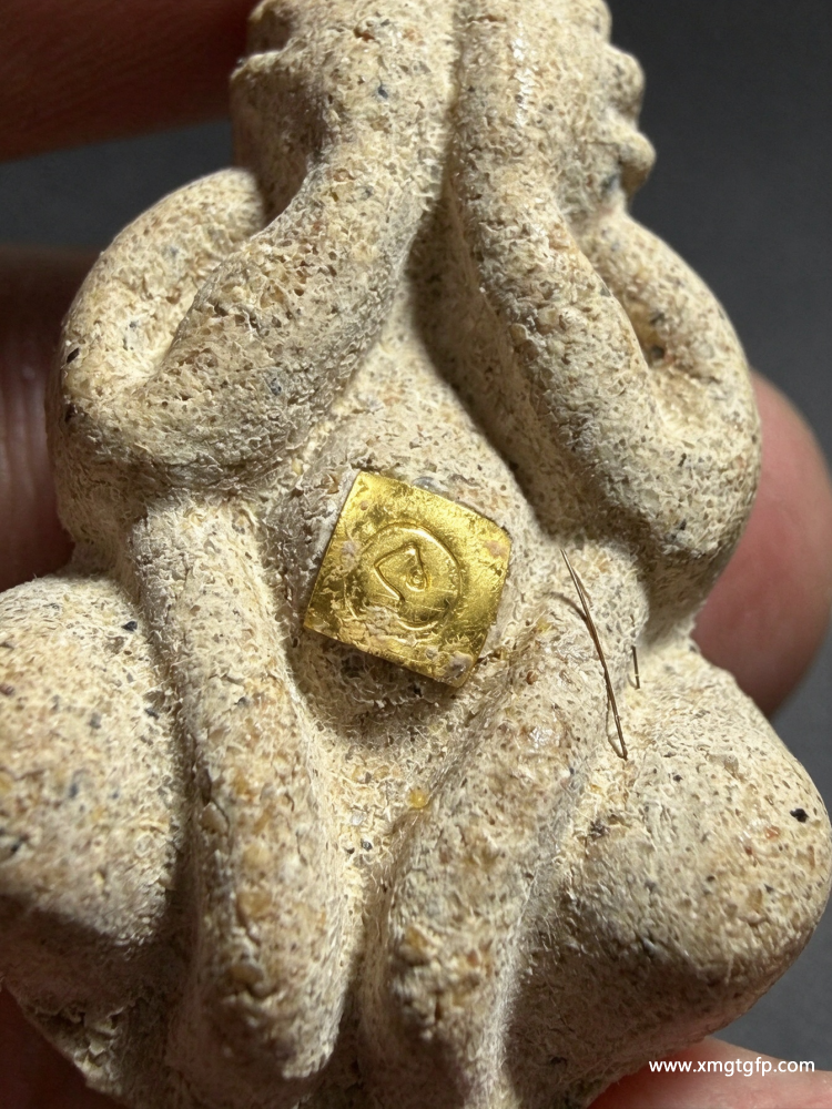 泰国佛牌 龙婆Moon 2543 纯金符管必打 (5).png